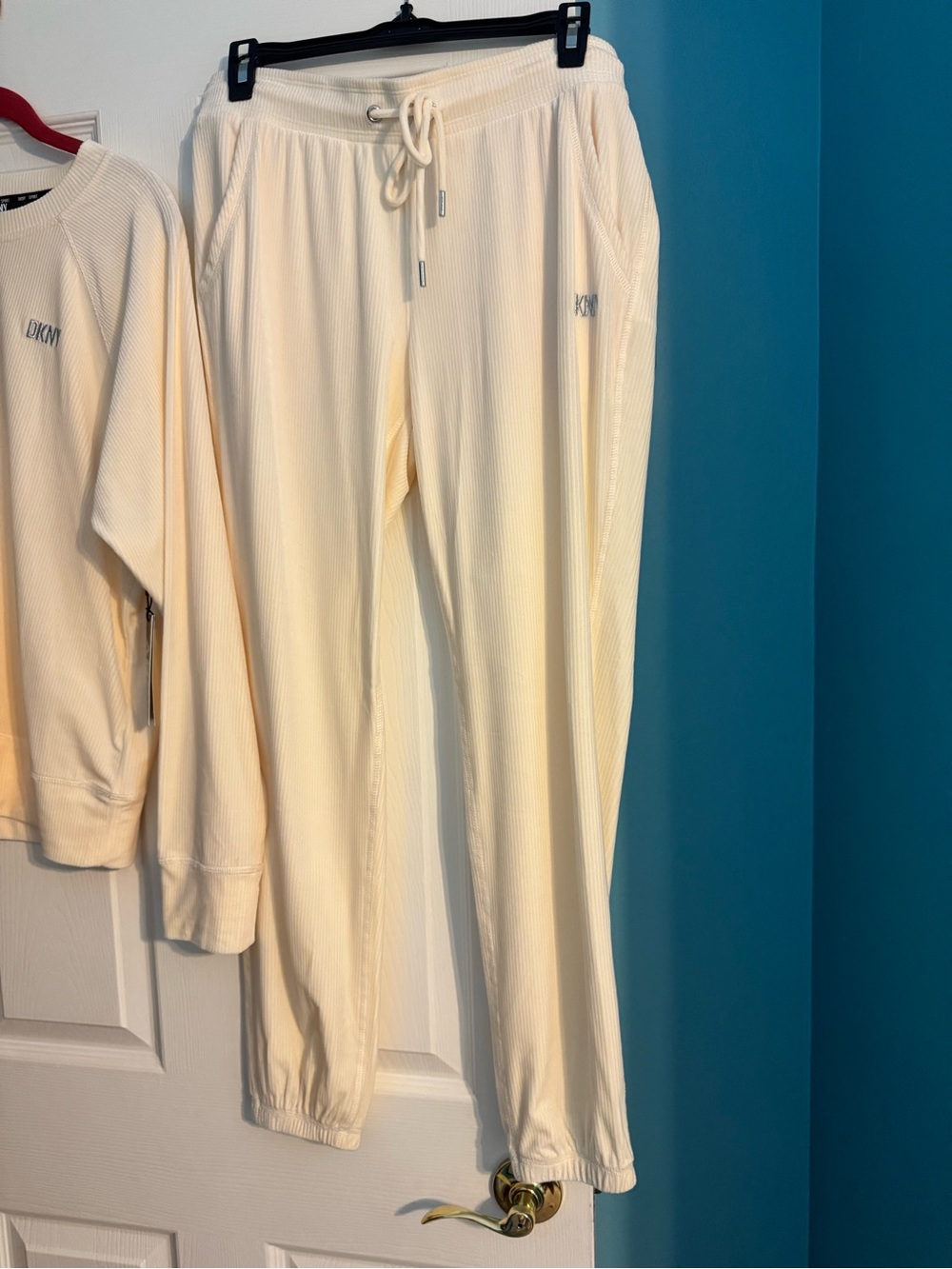 DKNY Cream Ribbed Set - Picture 1 of 2